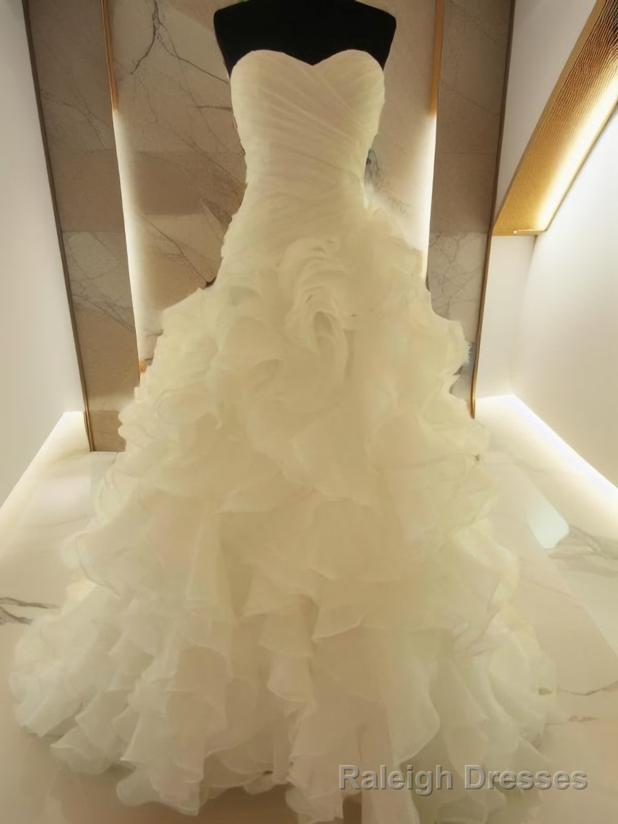 Ball-Gowns Sweetheart Ruffles Court Train Organza Wedding Dress Main image