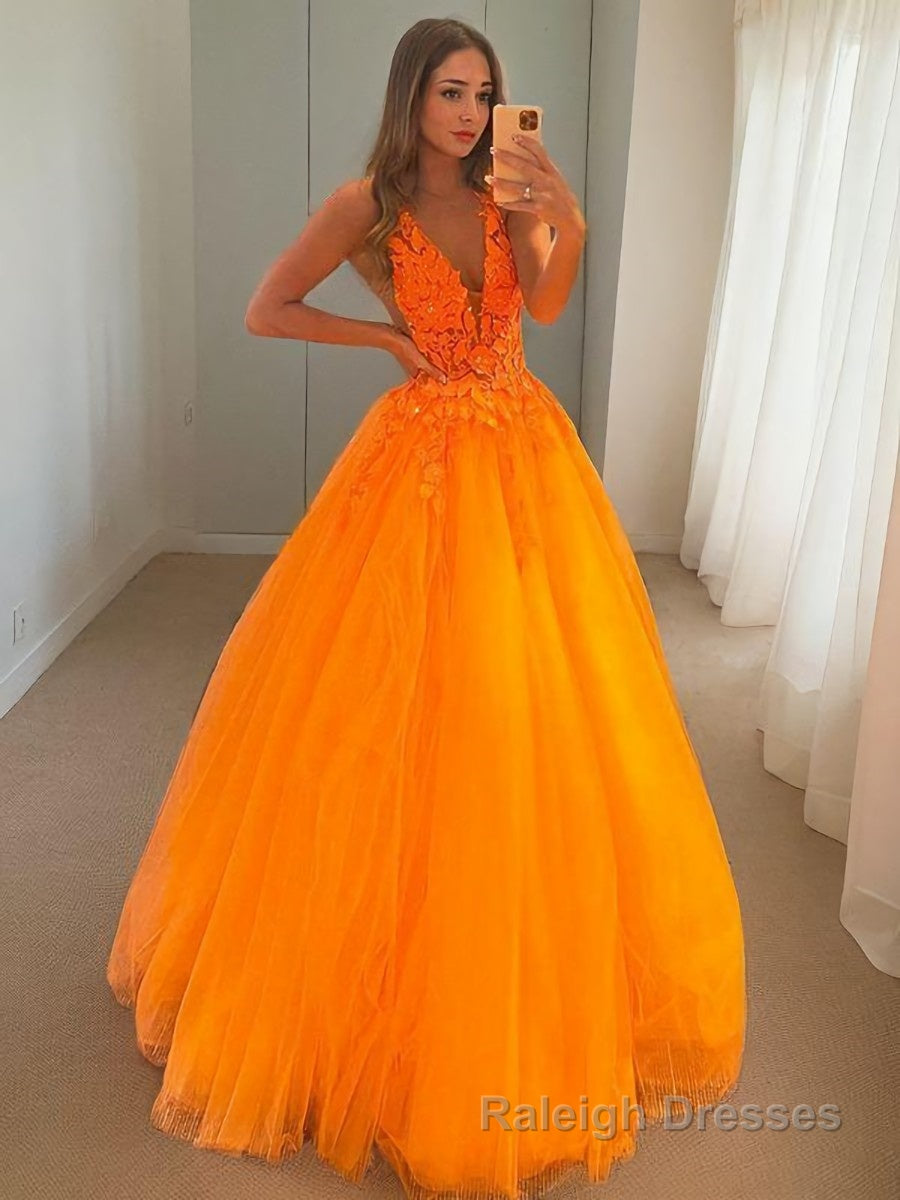 Ball Gowns V Neck Floor Length Tulle Prom Dresses With Appliques Lace Main image
