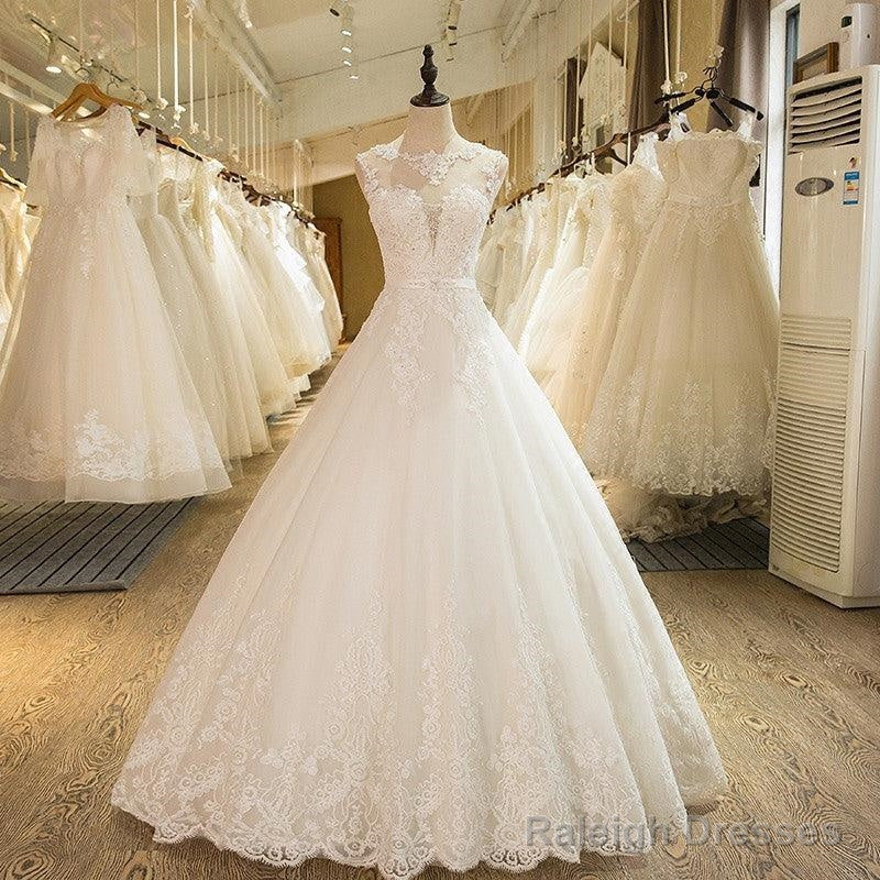 Ball Gowns Tulle High Neck Wedding Dress With Lace Applique