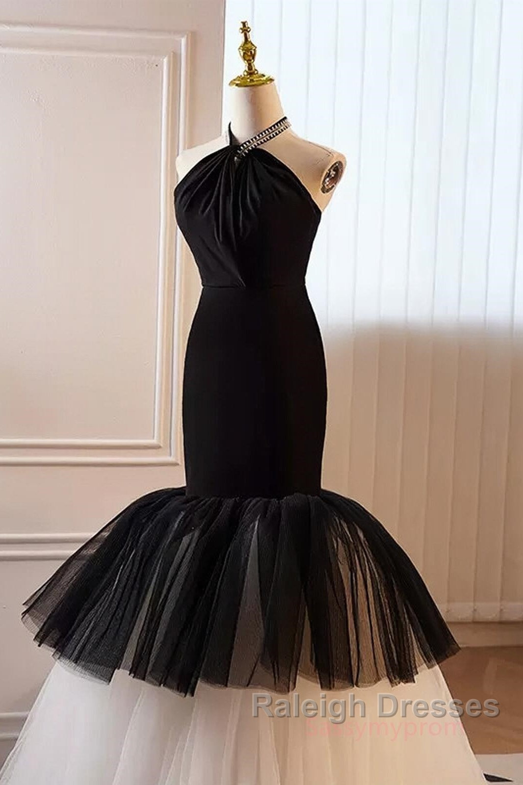 Beading Mermaid Black And White Halter Tulle Prom Dresses