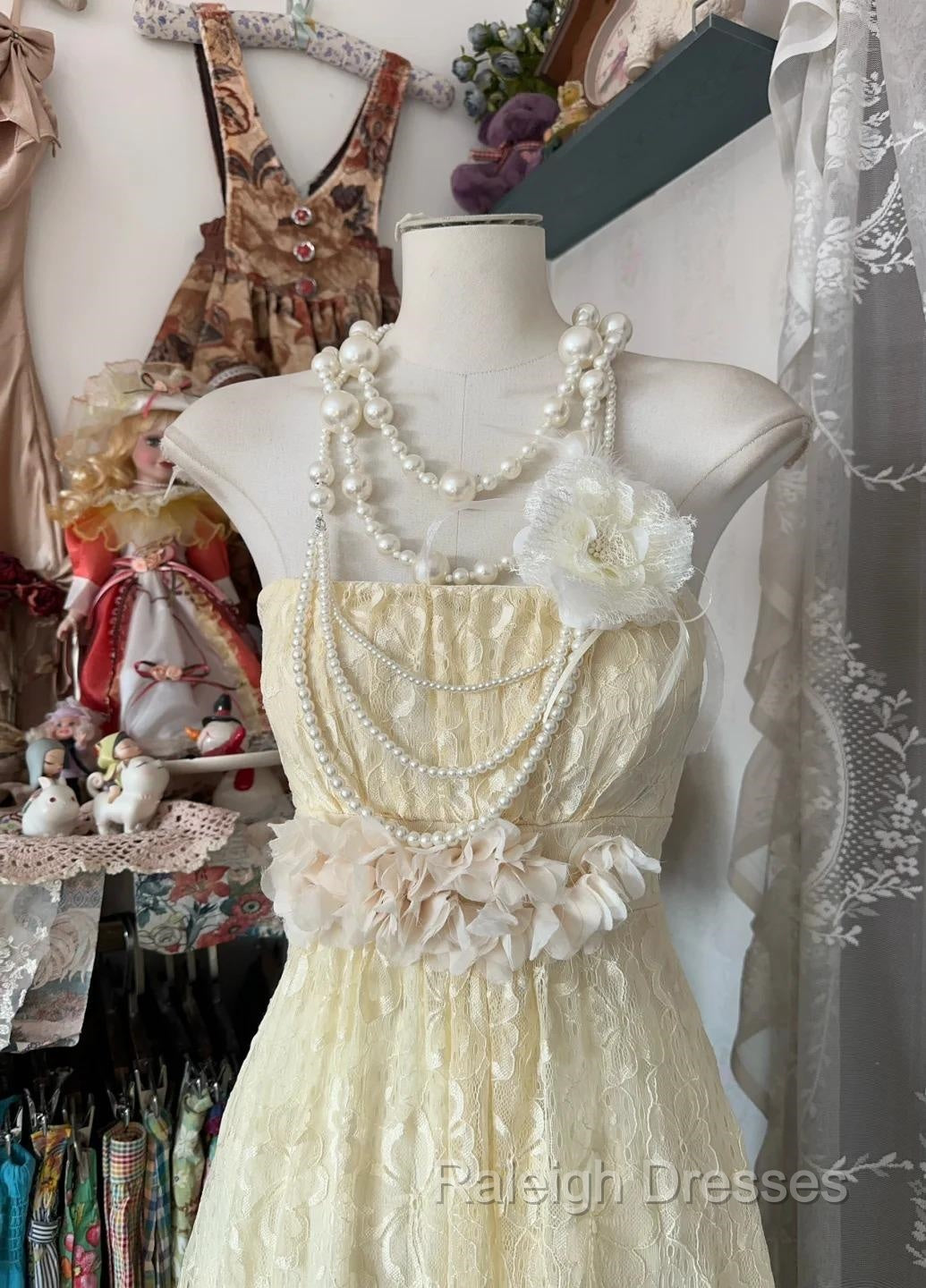 Beautiful A-Line Light Yellow Lace Strapless Prom Dresses Cute Birthday Prom Dresses