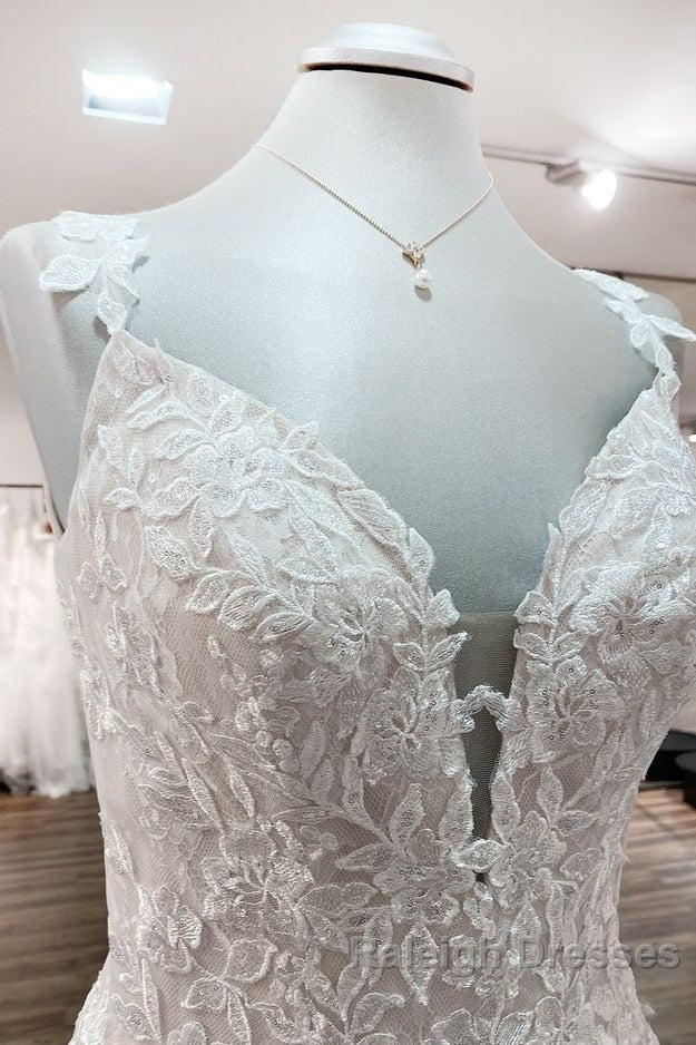 Beautiful Long A Line Tulle Lace V Neck Open Back Wedding Dress