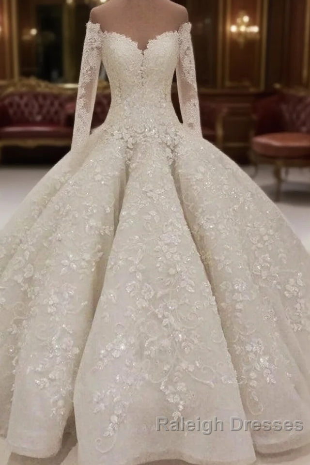 Beautiful Long Sleevess V neck Appliques Ball Gown Wedding Dresses Main image