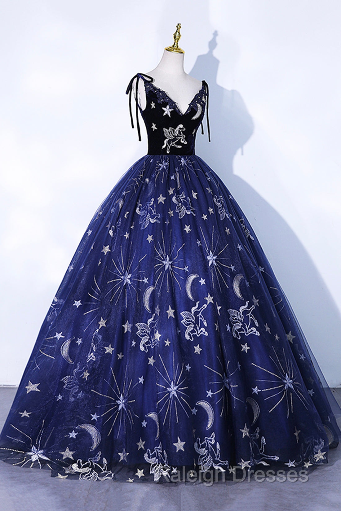 Beautiful Navy Blue Tulle Long Prom Dresses Spaghetti Straps Lace Flower Backless Prom Dresses