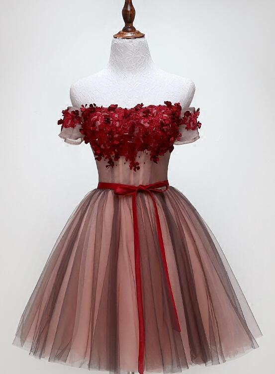 Beautiful Off Shoulder Tulle Knee Length Prom Dresses Red Homecoming Dresses With Applique