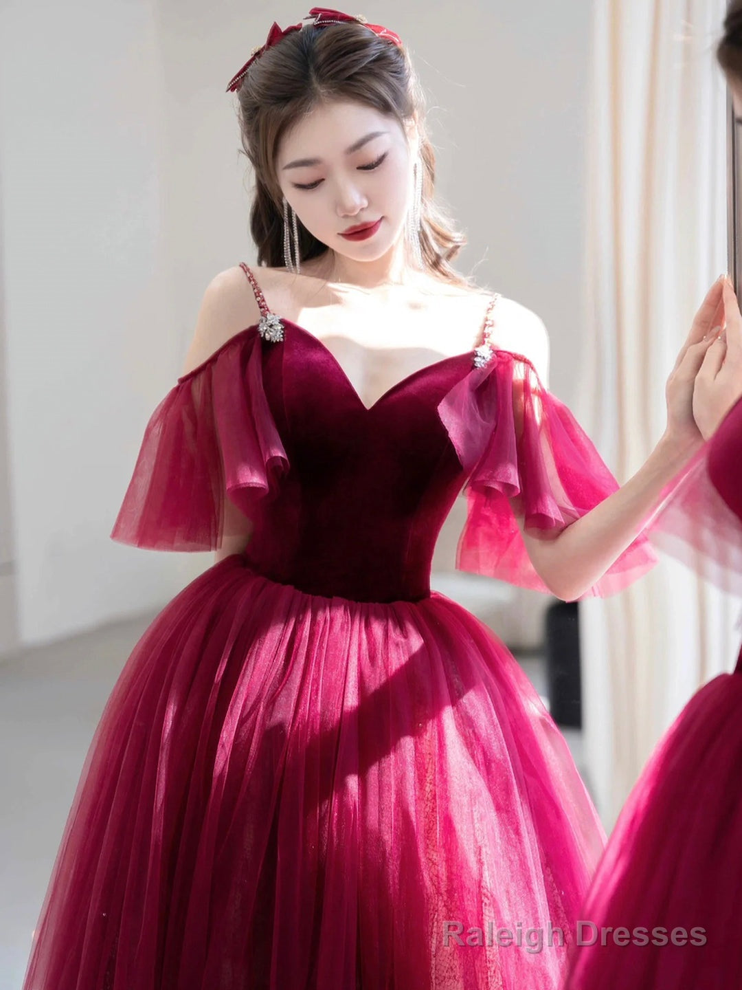 Beautiful V-Neck Velvet Tulle Long Prom Dress, Burgundy Spaghetti Strap Evening Party Dress Secondary image