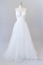 Beautiful White Long A Line V Neck Tulle Backless Wedding Dresses