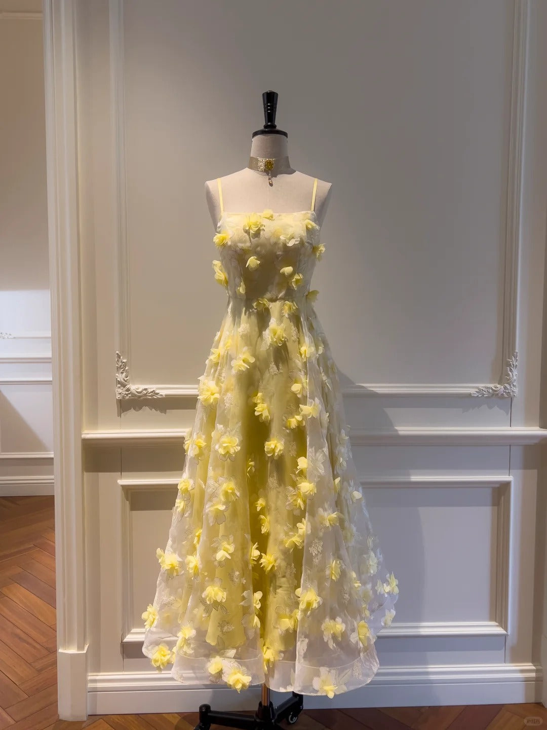 Beautiful Yellow A-Line Square Neck Strapless 3D Flower Mesh Long Formal Prom Dress Main image