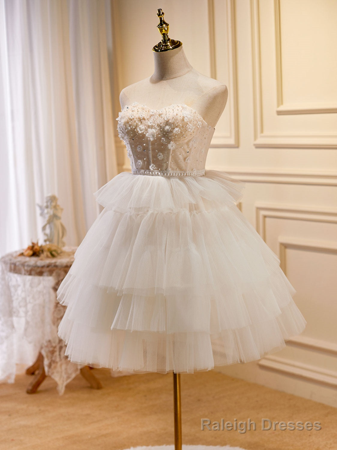 Beige Sweetheart Neck Tulle Short Prom Dresses Beige Homecoming Dresses Secondary image