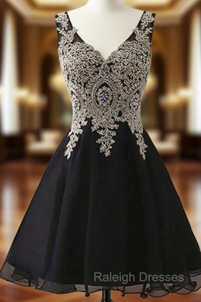 Black Chiffon V-neck Lace Appliques Beading Homecoming Dress Main image