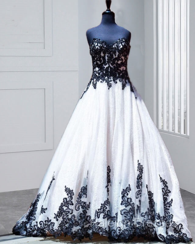 Black Lace Embroidery Wedding Dress