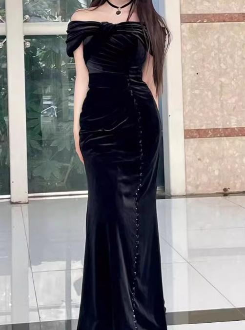Black Mermaid Off-The-Shoulder Velvet Long Prom Dress, Elegant Evening Dress