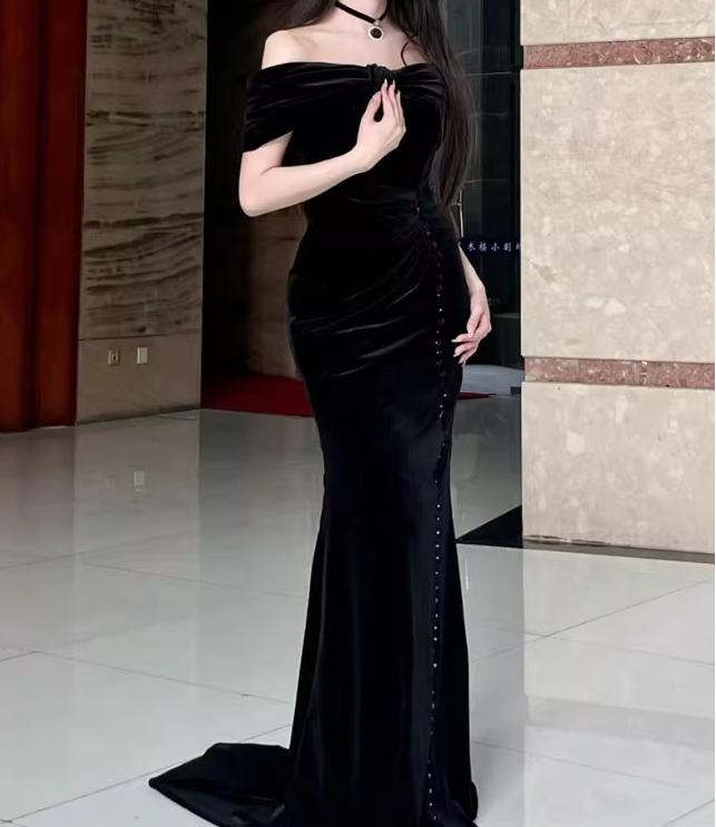 Black Mermaid Off-The-Shoulder Velvet Long Prom Dress, Elegant Evening Dress