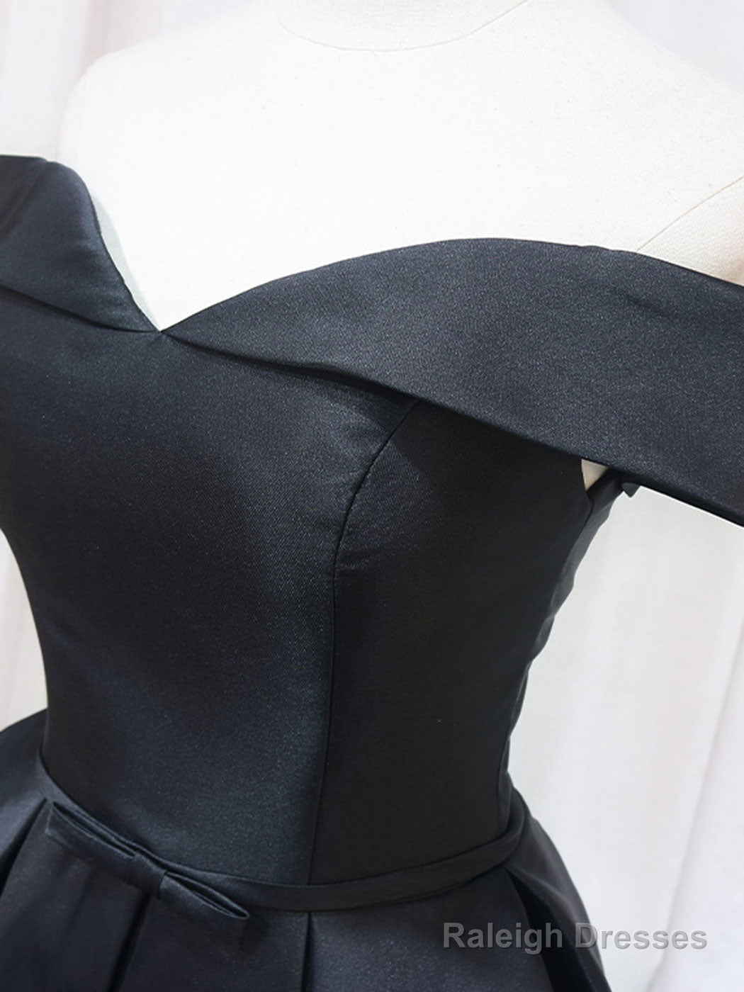 Black Off Shoulder Satin Short Prom Dresses Black Homecoming Dresses