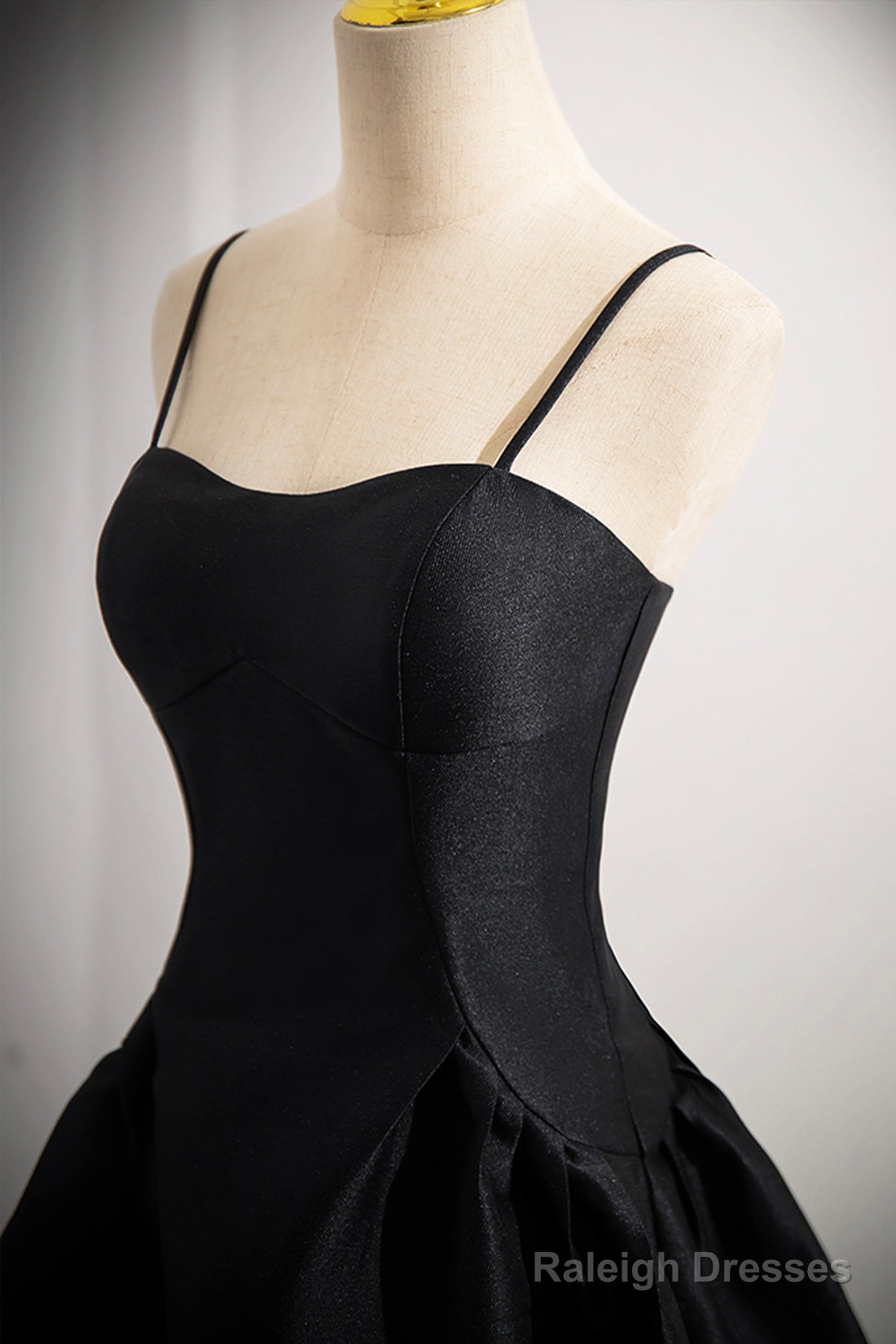 Black Spaghetti Strap Satin Short Prom Dresses Simple A-Line Homecoming Prom Dresses Secondary image