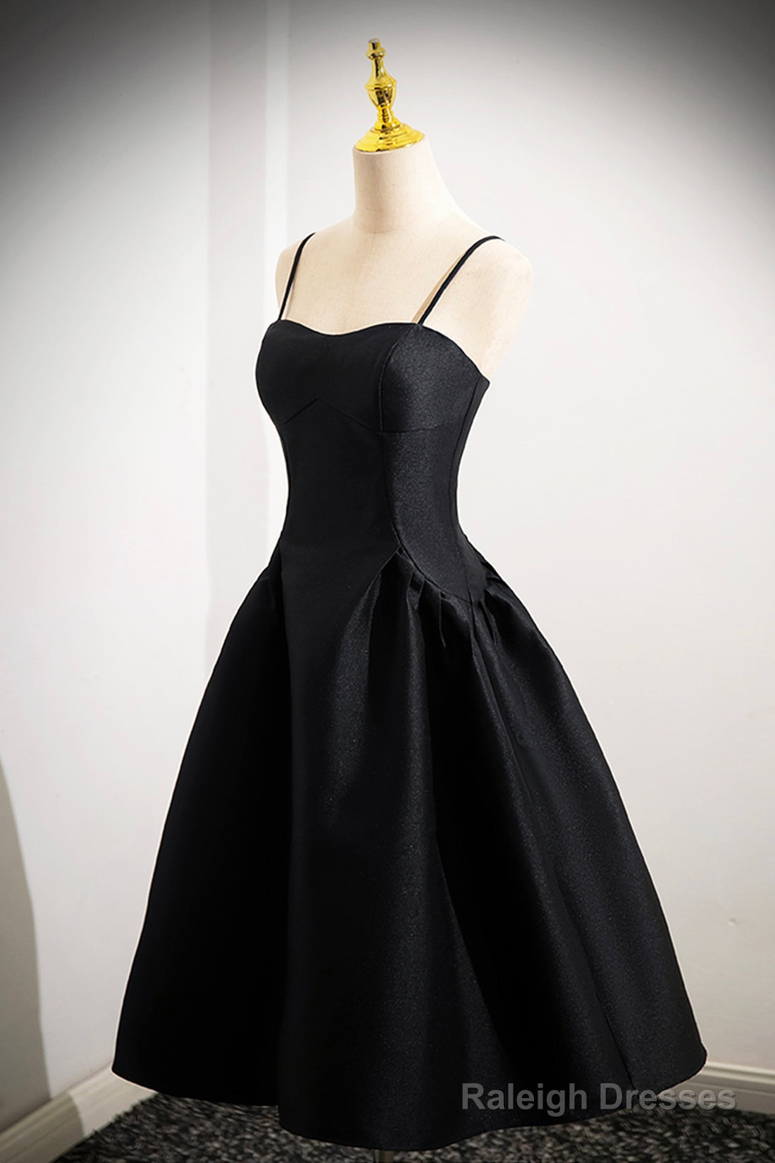 Black Spaghetti Strap Satin Short Prom Dresses Simple A-Line Homecoming Prom Dresses