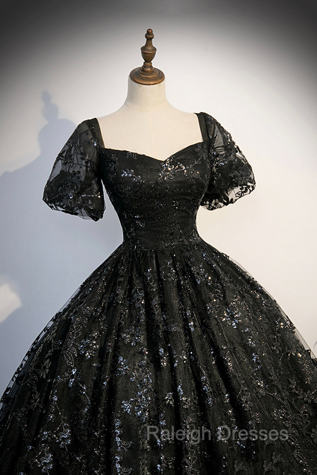 Black Tulle Sequins Long Prom Dress, A-Line Short Sleeve Formal Evenin