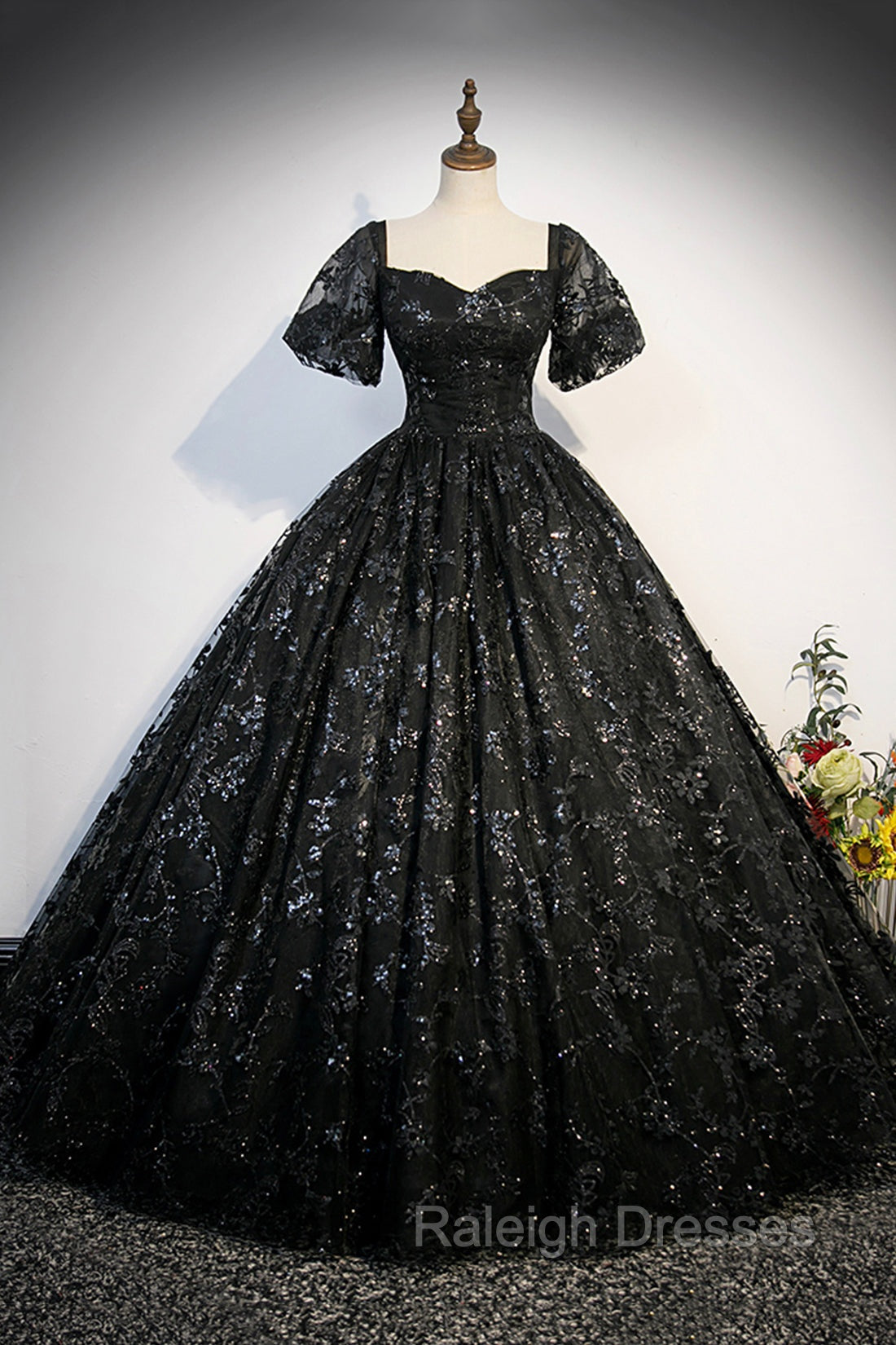 Black Tulle Sequins Long Prom Dress, A-Line Short Sleeve Formal Evening Gown