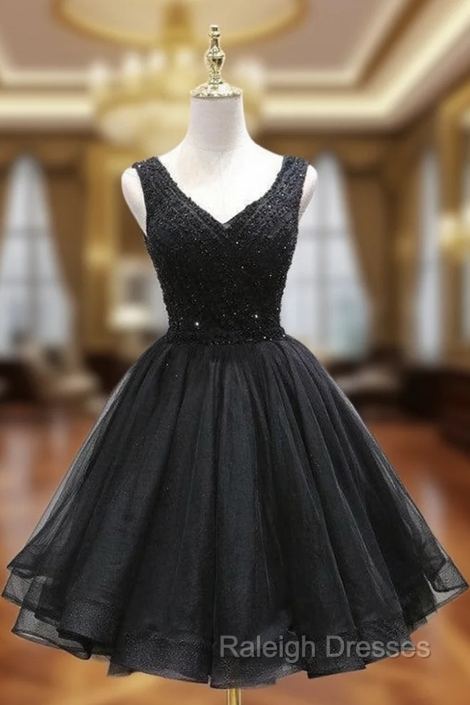 Black Tulle V Back Beaded Knee Length Homecoming Dresses Black Short Prom Dresses Main image