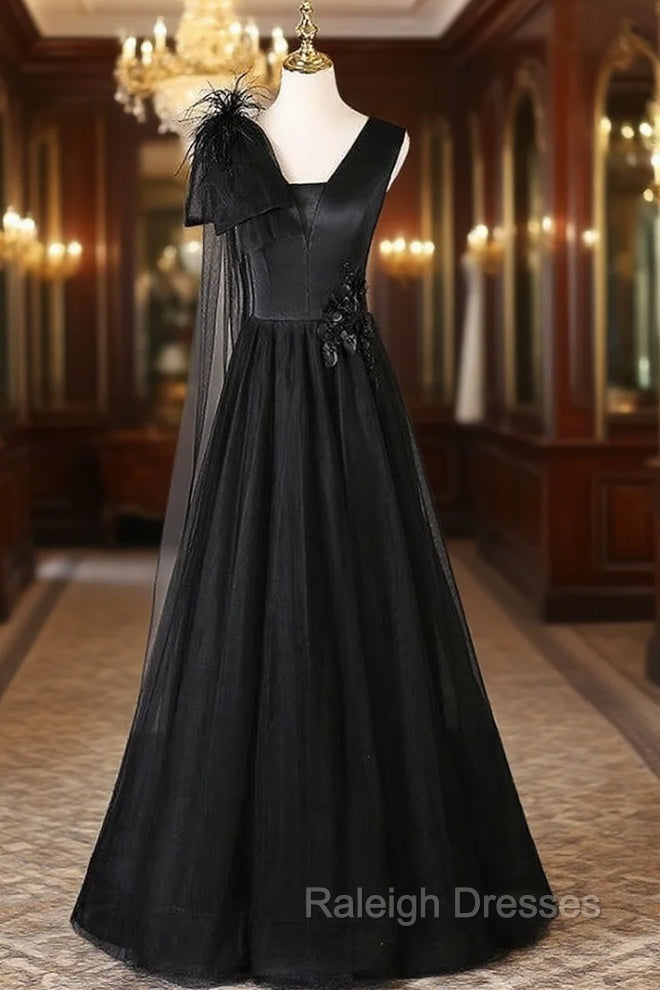 Black Tulle V-neck Appliques Prom Dress Main image