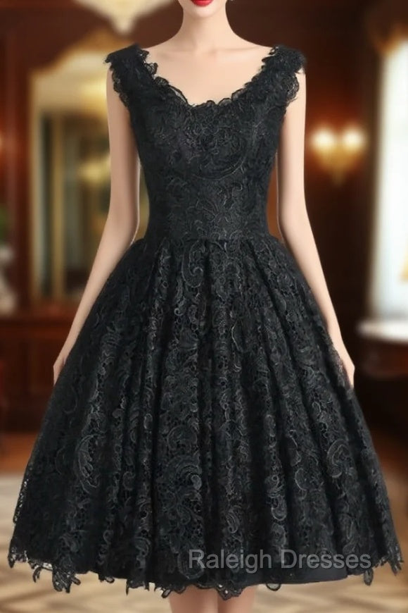 Black V-neck Prom Dress A-line Knee-length Homecoming Dress Main image