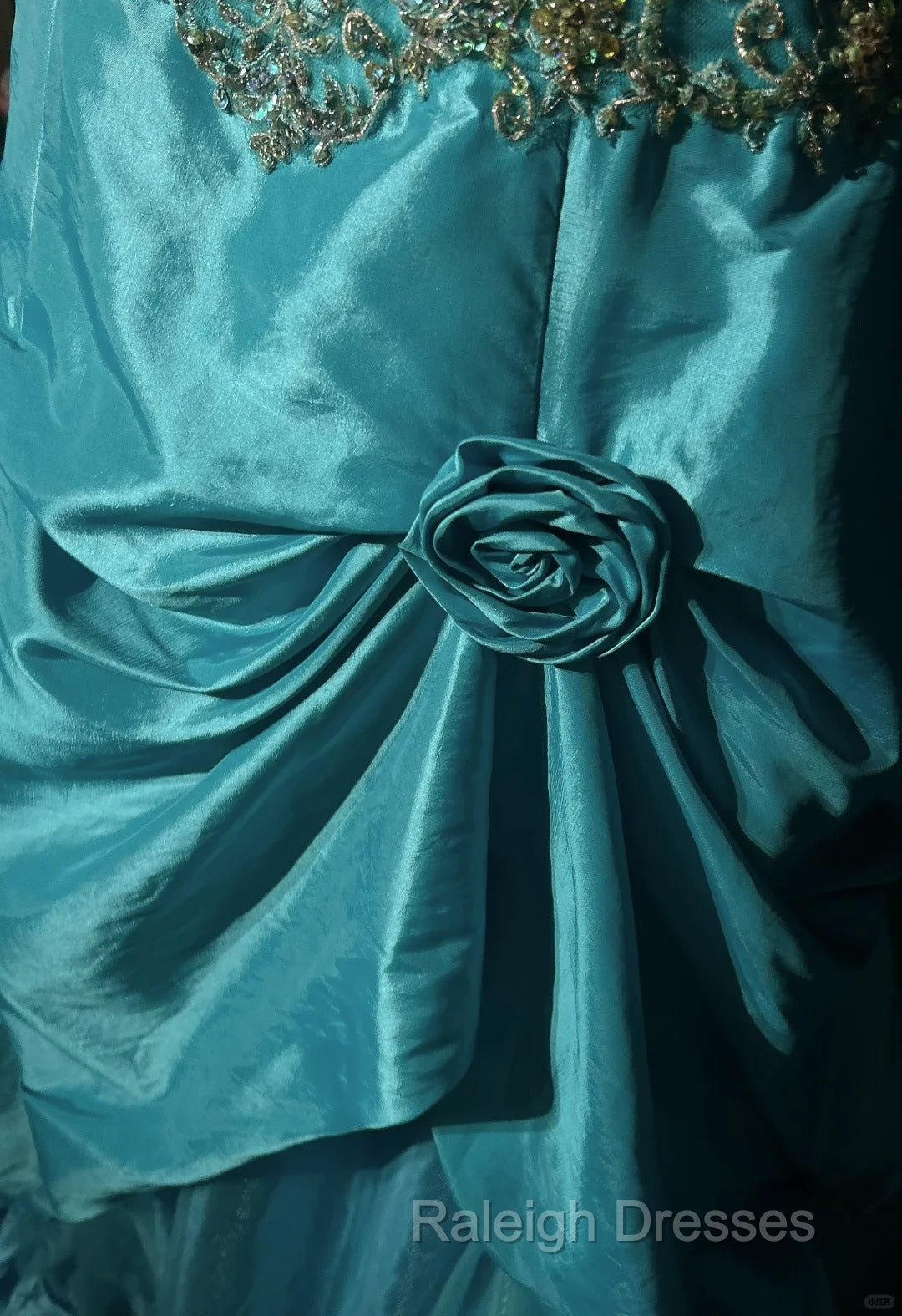 Blue A-Line Spaghetti Straps Satin Beaded Long Prom Dress Sweetheart Neck Applique Graduation Prom Dress