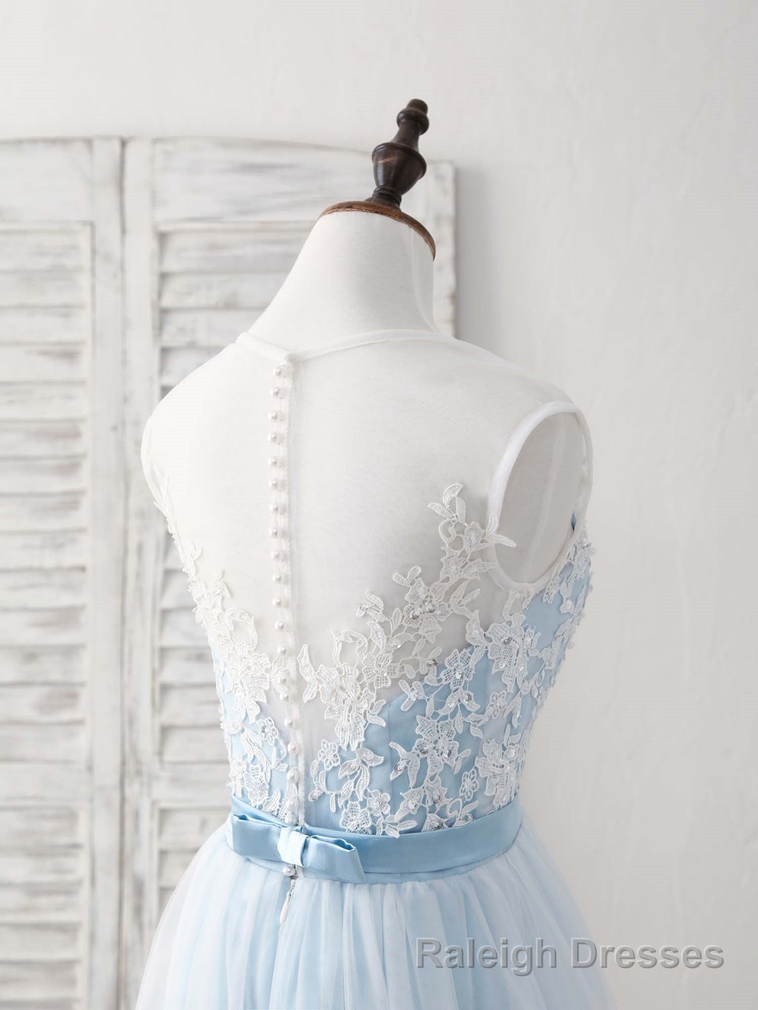 Blue Round Neck Tulle Lace Applique Long Prom Dresses