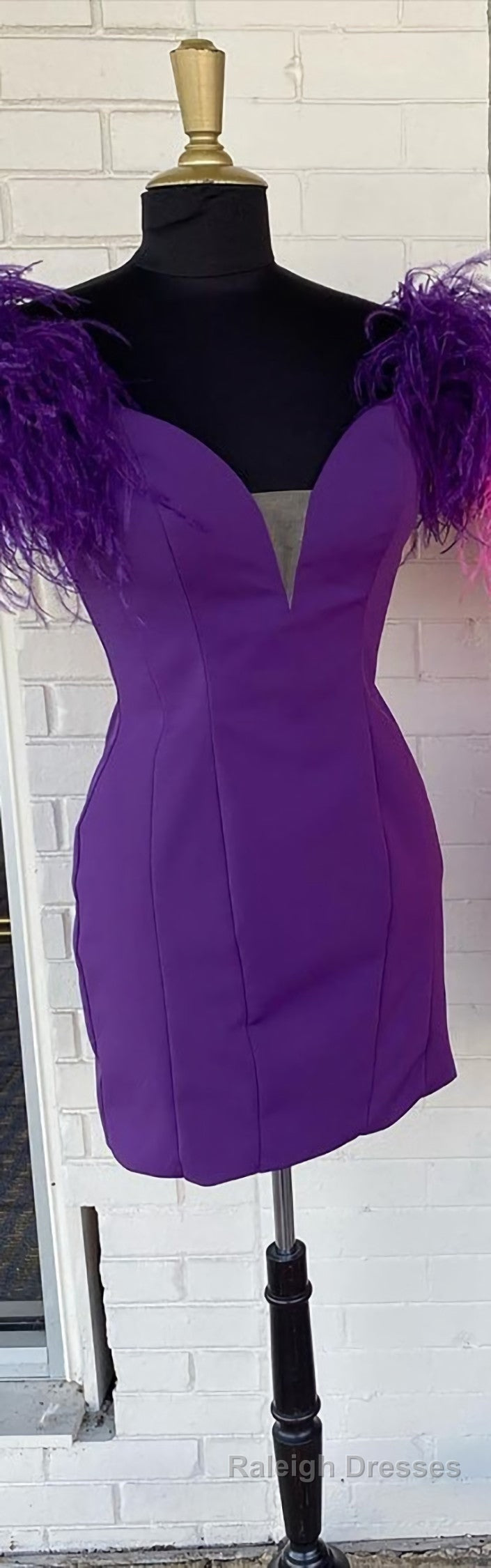Bodycon Deep V Neck Purple Short Homecoming Dresses with Feather Secondary image