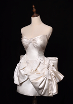 Bow Ivory A-Line Sweetheart Neck Lace Satin Mini Homecoming Dresses Cocktail Dresses