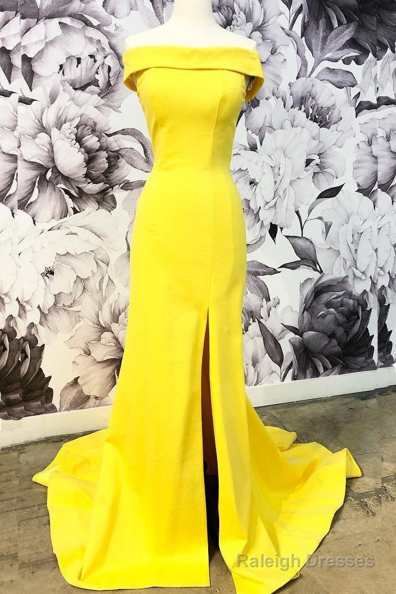 Bright Off-The-Shoulder Sheath/Column Prom Dresses With Split
