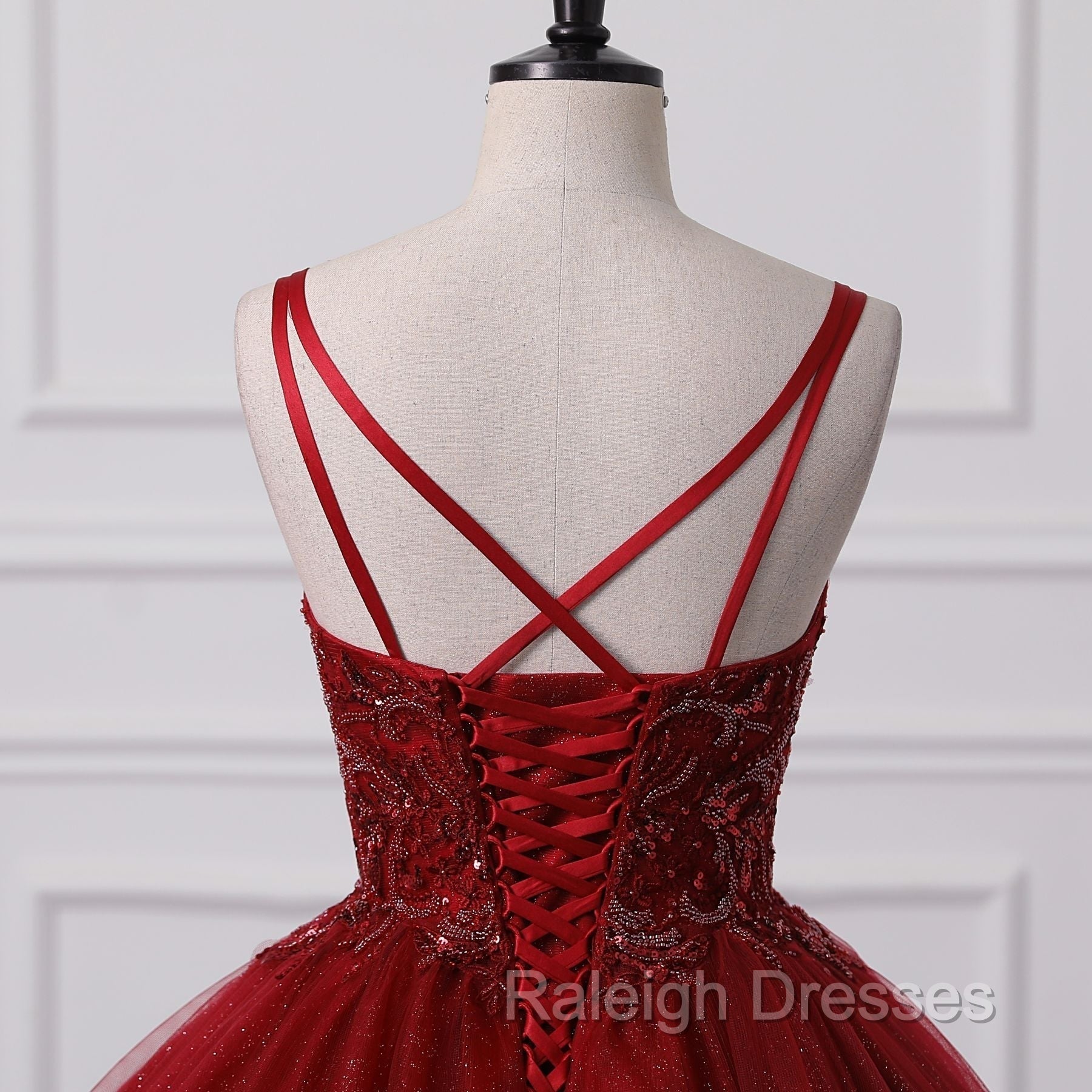 Burgundy Bling Tulle Ball gowns Long Prom Dress with Embroidered Sequins