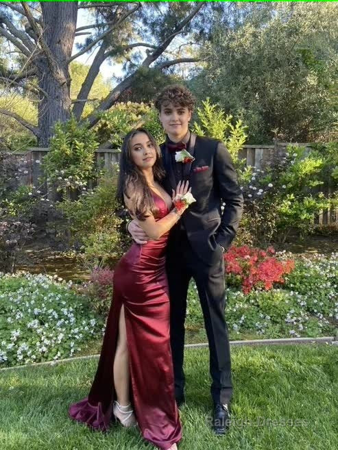 Burgundy Mermaid Long Prom Dress V Neck Party Dress With Slit Main image