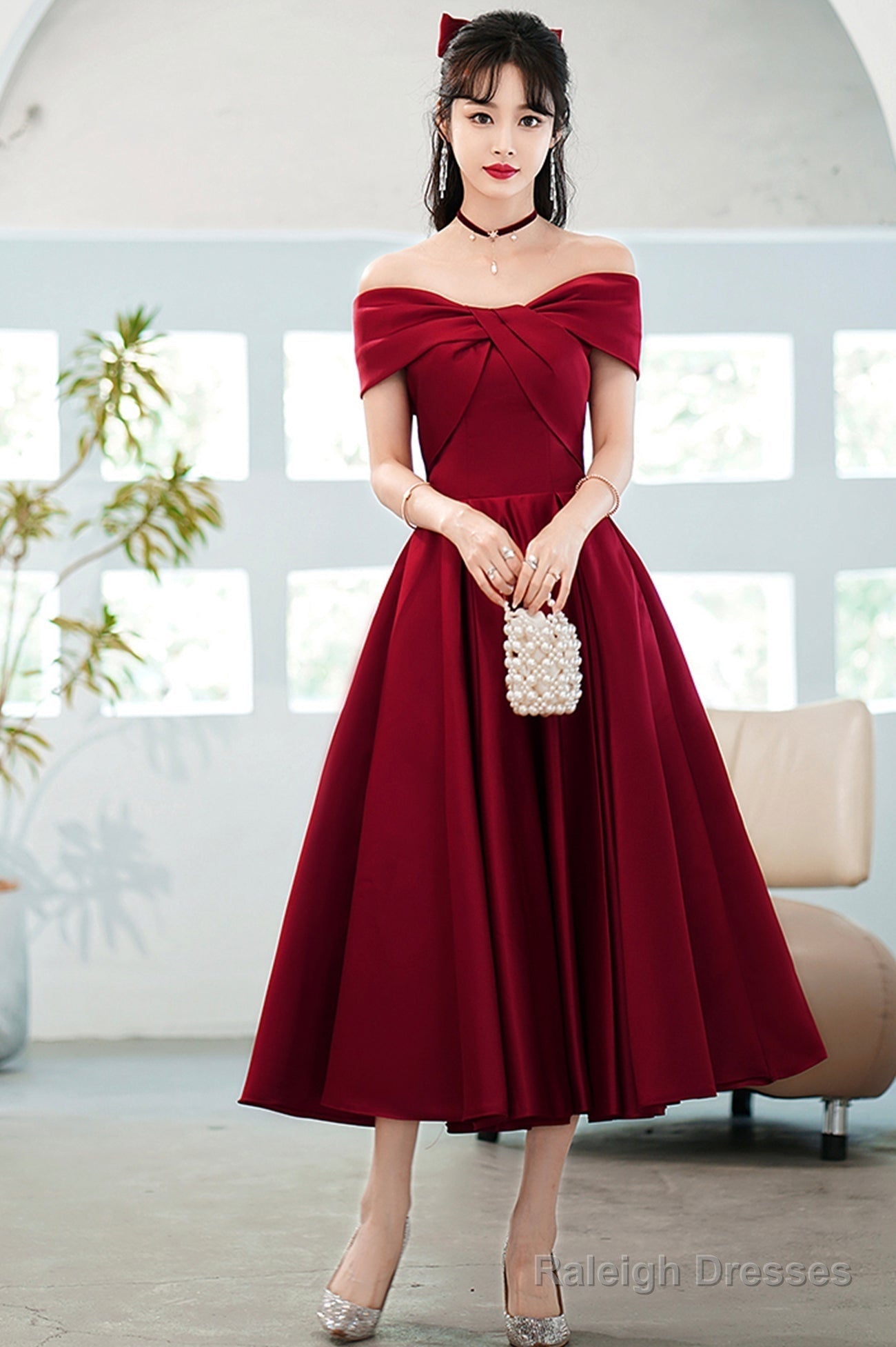 Burgundy Satin Short A-Line Prom Dresses Off The Shoulder Homecoming Prom Dresses
