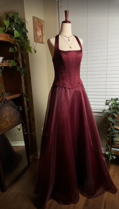 Burgundy Red Vintage Elegant Shiny Beaded Long Tulle Ball Gown Evening Dress Party Dress