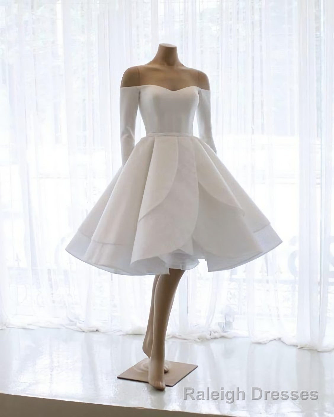 Short Prom Dresses, Ruffle Ball Gown With Long Sleeves