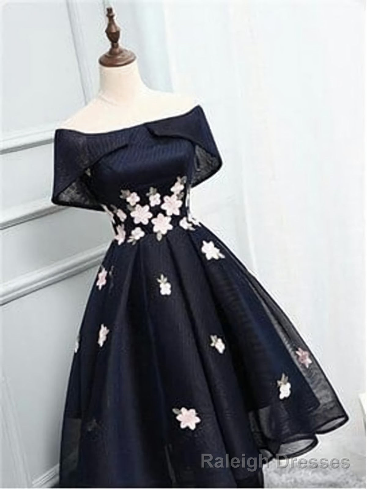 Off The Shoulder Black Organza Homecoming Dresses, With Handmade Flower Short Homecoming Dresses Secondary image