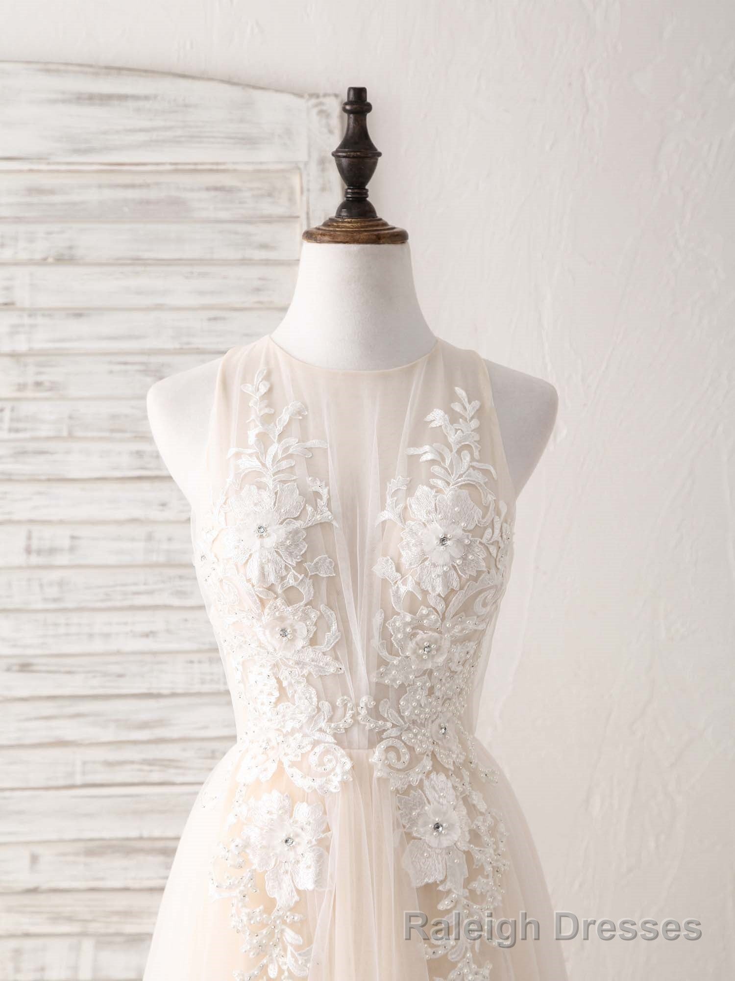 Champagne Round Neck Tulle Lace Applique Long Prom Dress