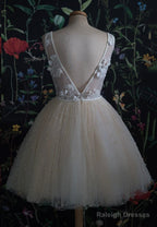 Champagne V-Neck Lace Short Prom Dresses, A-Line Mini Party Dresses