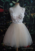 Champagne V-Neck Lace Short Prom Dress A-Line Mini Prom Dress