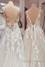 Charming Long A-Line V-neck Appliques Lace Tulle Wedding Dress