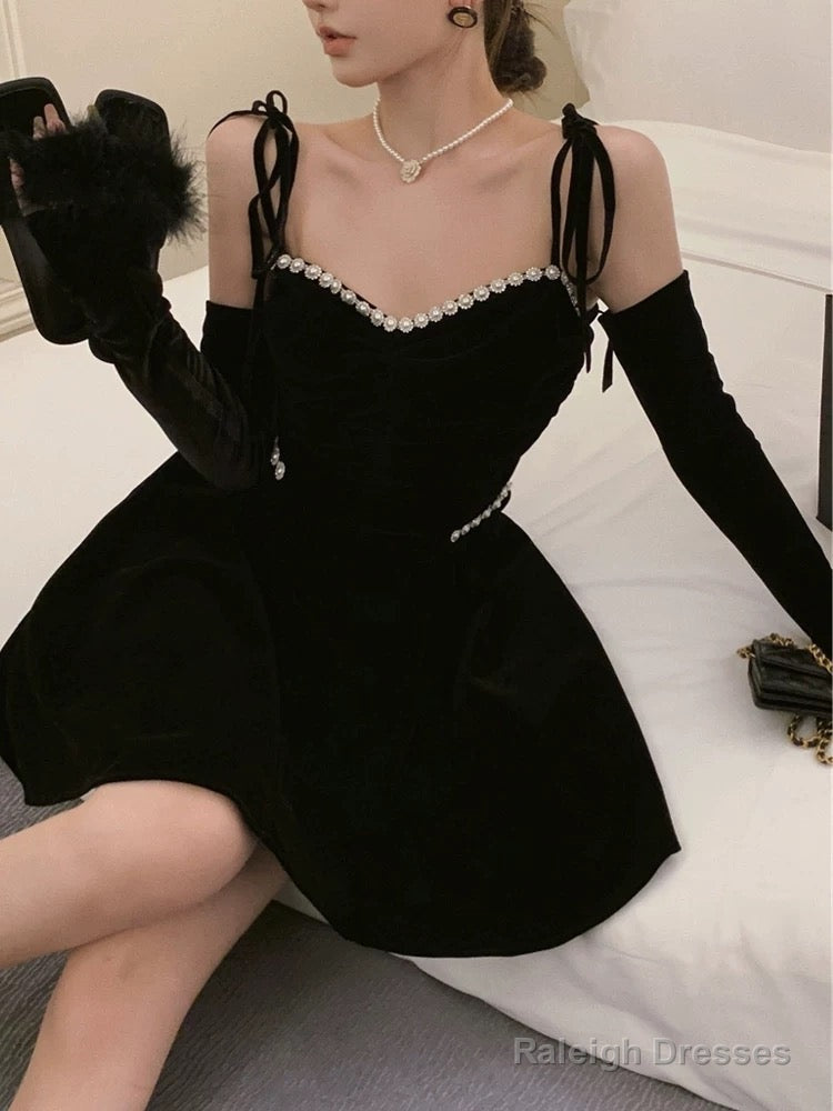 Chic A-Line Black Velvet Homecoming Dresses 16Th Birthday Outfits Main image