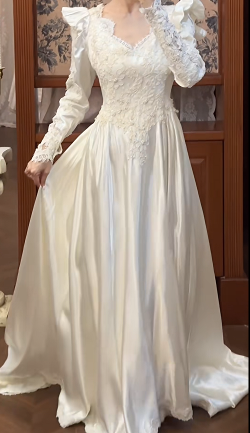 Chic A-Line Long Wedding Dress Satin V-Neck White Bridal Gown Lace Long Sleeves Bridal Dress