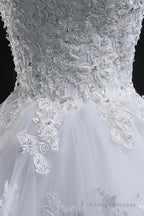 Chic Ball Gown Scoop Long Lace-Up Tulle Wedding Dress With Appliques