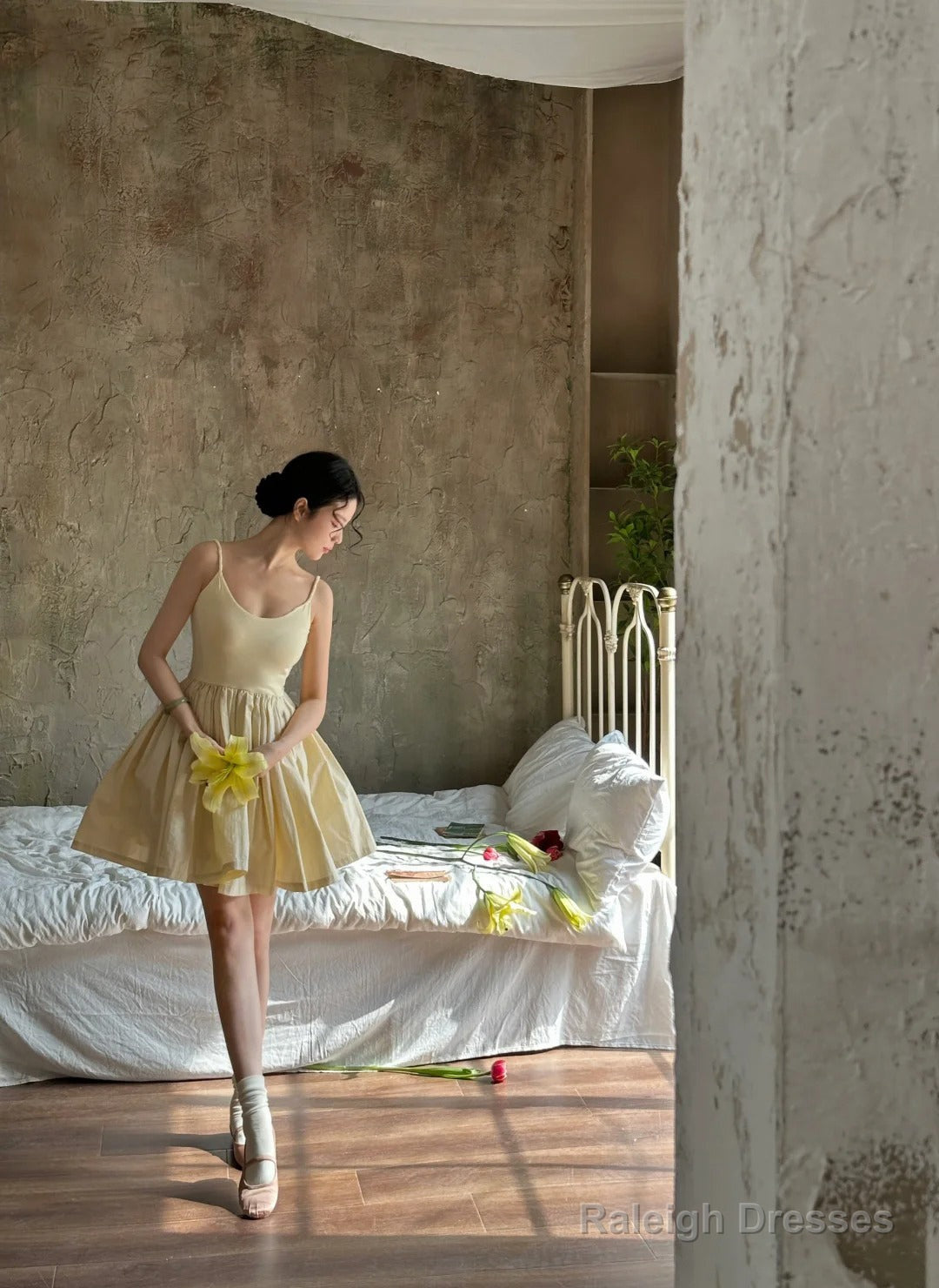 Chic Ball Gown Spaghetti Straps Champagne Homecoming Dresses Birthday Dress Birthday Outfits