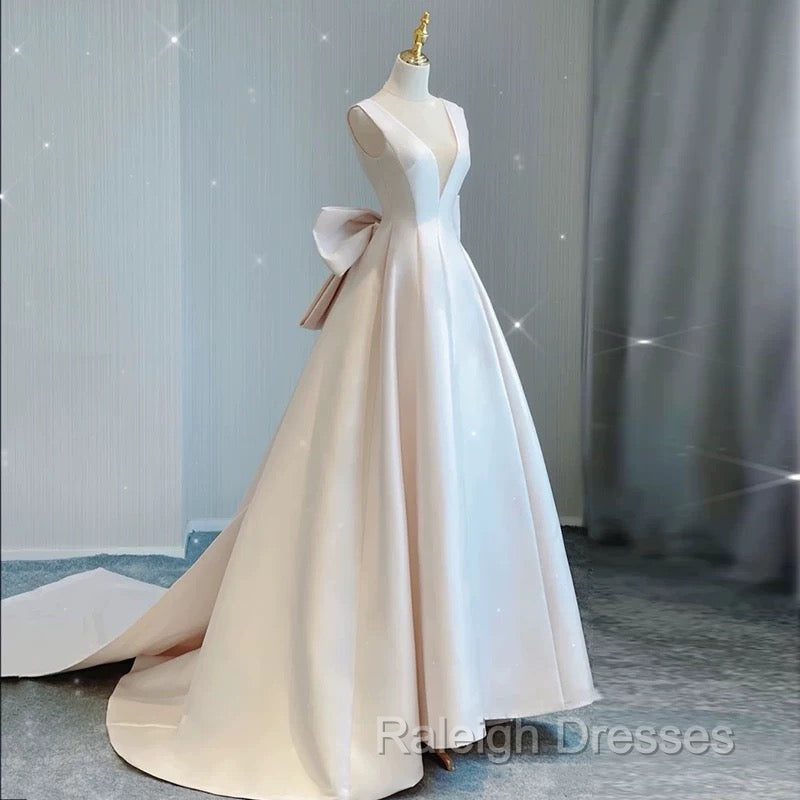 Chic Ball Gowns V neckline Sleeveless Ivory Satin Long Wedding Dresses With Bow