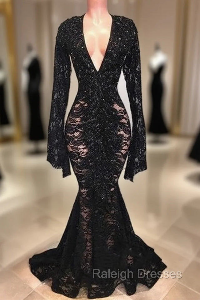 Chic Black Lace V-neck Long Sleevess Mermaid Prom Dresses Sheer Floor Length Evening Gowns