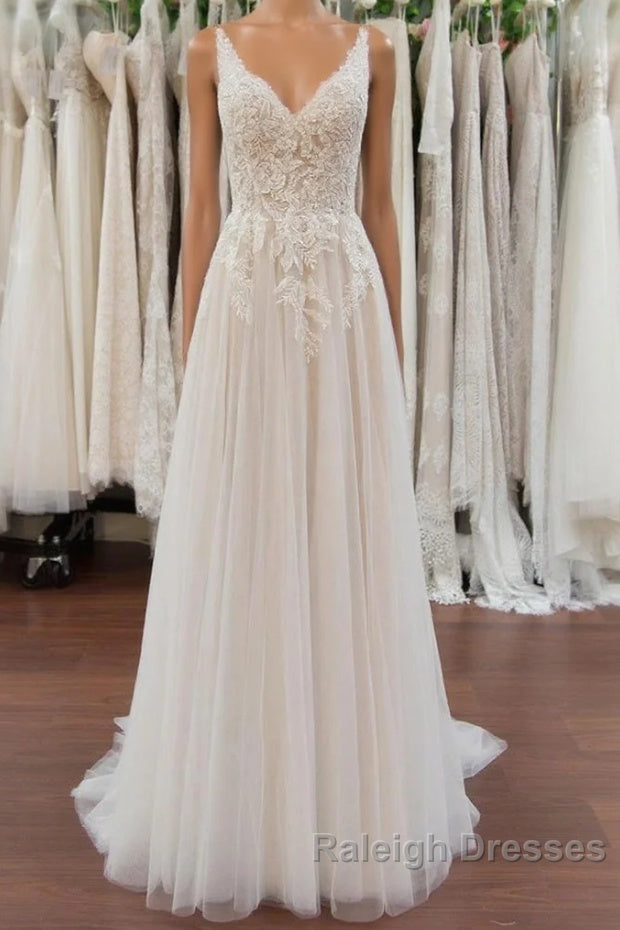 Chic Long A line V neck Appliques Lace Tulle Wedding Dress