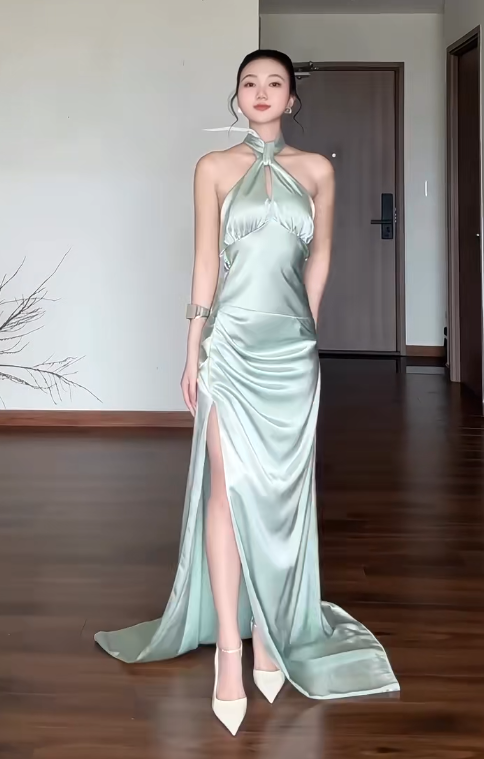 Chic Sheath Green Wedding Guest Dress Satin Halter Long Prom Dress