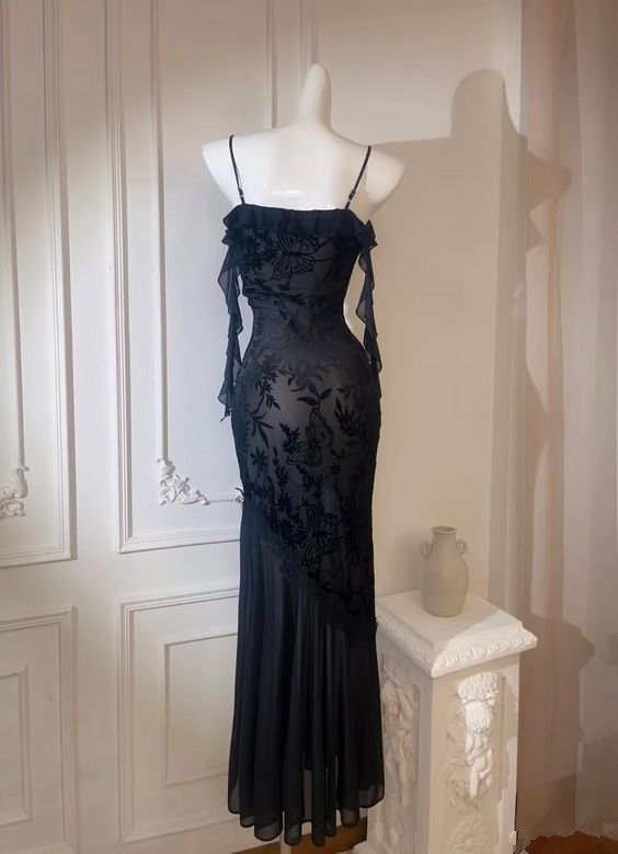 Chic Sheath Spaghetti Straps Black Evening Dress Long Prom Dresses