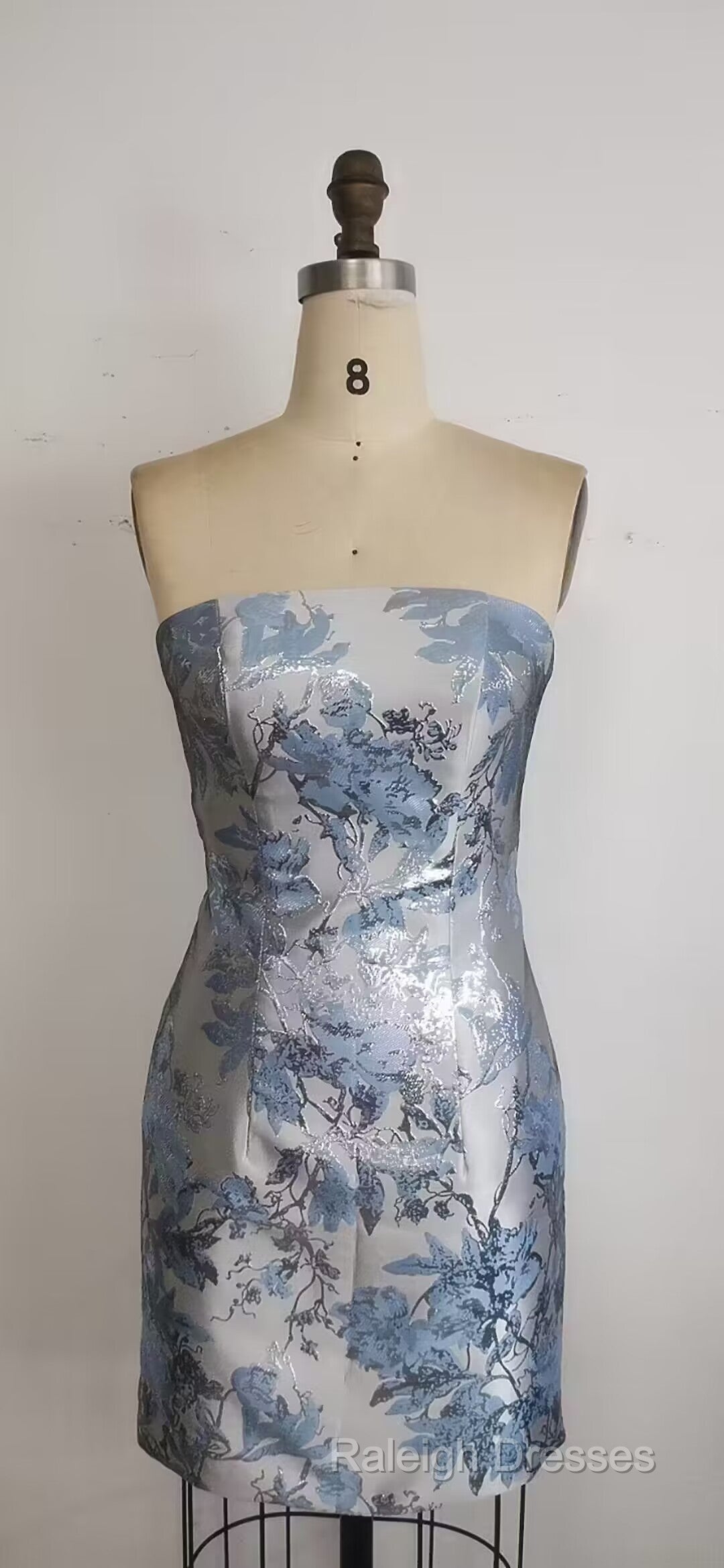 Chic Strapless Short Homecoming Dress